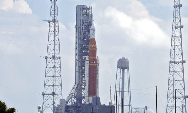 Nasa: Αναβάλλεται ξανά λόγω... καιρού η εκτόξευση του πυραύλου Artemis 1 στη Σελήνη