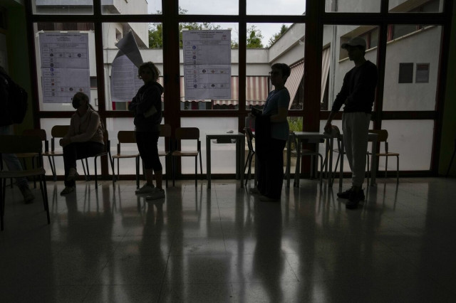 Ιταλία: Σε εξέλιξη η εκλογική διαδικασία - Ανέβαλε την ψήφο της η Μελόνι