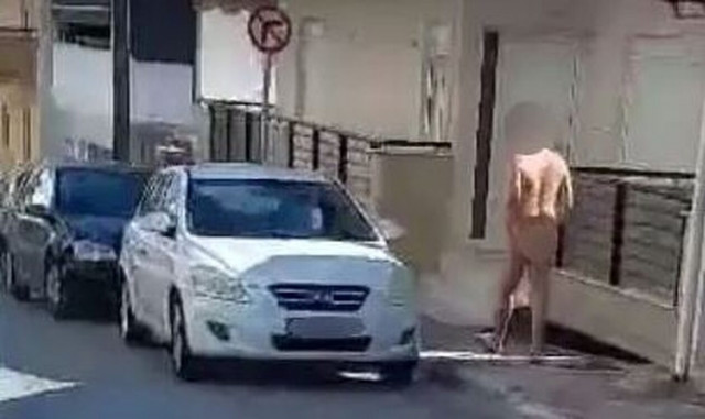 Κοζάνη: Βγήκε για βόλτα στο πάρκο όπως τον γέννησε η μάνα του