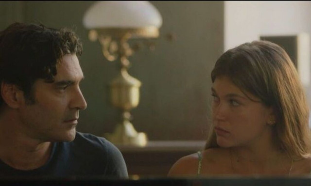 Κλέλια Ανδριολάτου: Με τον Χριστόφορο Παπακαλιάτη στις ερωτικές σκηνές γελούσαμε παρά πολύ