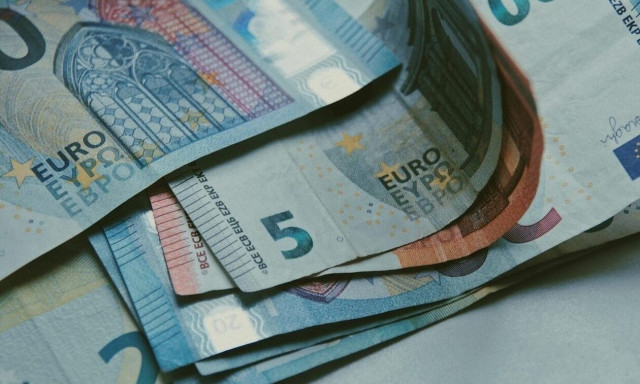 Εισφορά αλληλεγγύης:  Ποιοι γλιτώνουν, ποιοι πληρώνουν για τα εισοδήματα του 2022