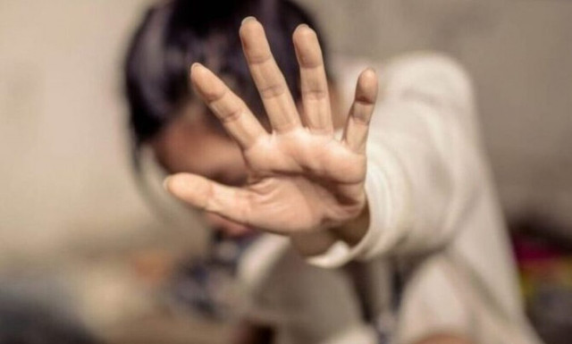 Βούλα: «Φοβάμαι ότι θα με αποτελειώσει ο σύζυγός μου» - Συγκλονίζει η μαρτυρία 38χρονης