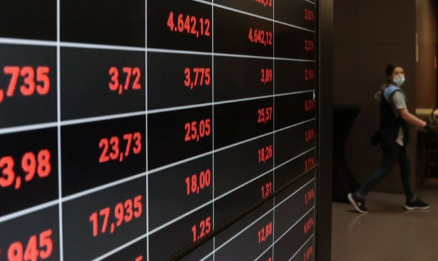 Στο 5% εκτοξεύθηκε η απόδοση του ελληνικού δεκαετούς ομολόγου