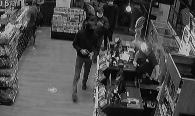 Καρέ - καρέ η δράση της συμμορίας της Πολυτεχνειούπολης - Επίδειξη ισχύος με όπλα