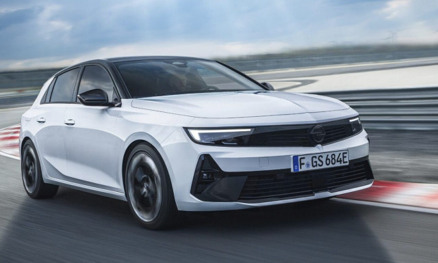 Astra GSe: Η επιστροφή των σπορ Opel