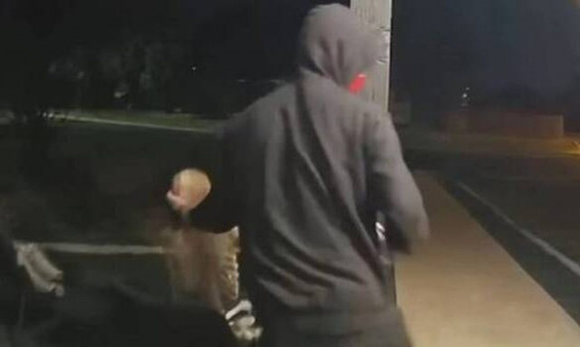 Άφησε βρώμικες πάνες για να ξεγελάσει τον κλέφτη, αλλά την εκδικήθηκε με τον ίδιο τρόπο