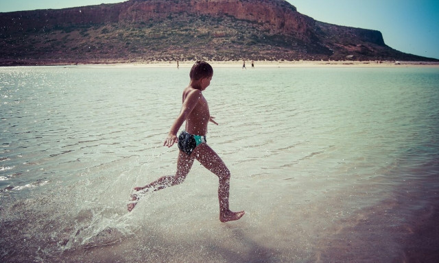 Καιρός: Οκτωβριανός... καύσωνας - Στους 35 βαθμούς το θερμόμετρο - Πού θα φτάσει το Σαββατοκύριακο