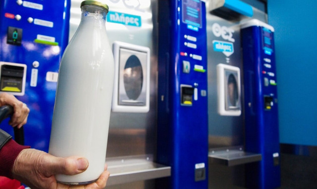 Φρέσκο γάλα σαν... πετρέλαιο! Εκτόξευση της τιμής κοντά στα 2 ευρώ