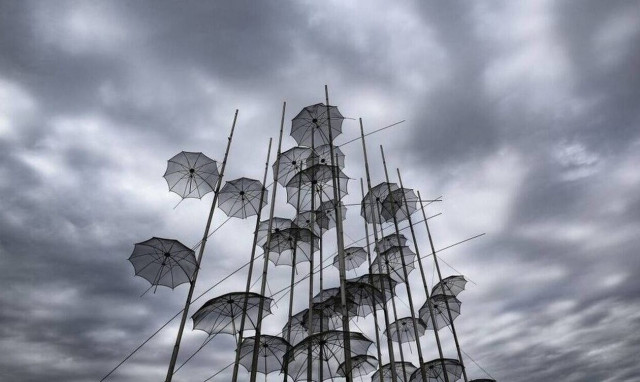 Καιρός: Αλλάζει το σκηνικό του καιρού με βροχές, καταιγίδες και ισχυρούς ανέμους