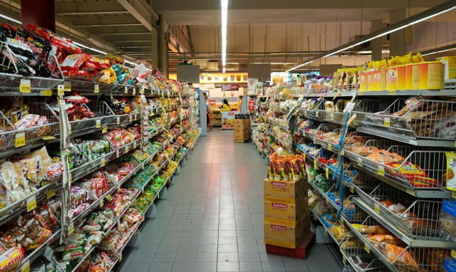 Ακρίβεια: Απελπισία στα σούπερ μάρκετ! «Χρυσάφι» η φέτα, είδος πολυτελείας τα αναψυκτικά