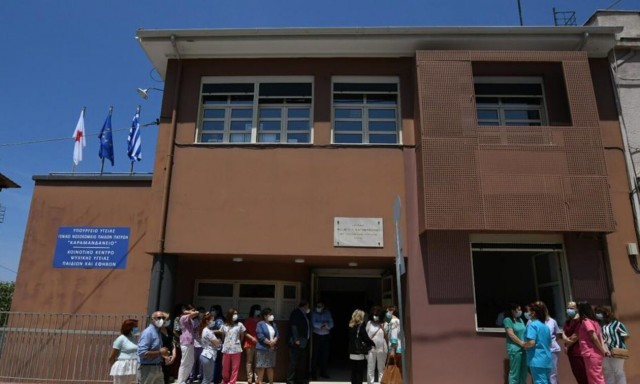 Πάτρα: Ασθενής στο «Καραμανδάνειο» δάγκωσε γιατρό γιατί δεν την άφησαν… να καπνίσει