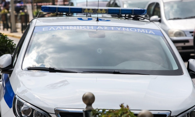 Μενίδι: Ξυλοκόπησαν και λήστεψαν αστυνομικό – Νοσηλεύεται στο 401 ΓΣΝΑ