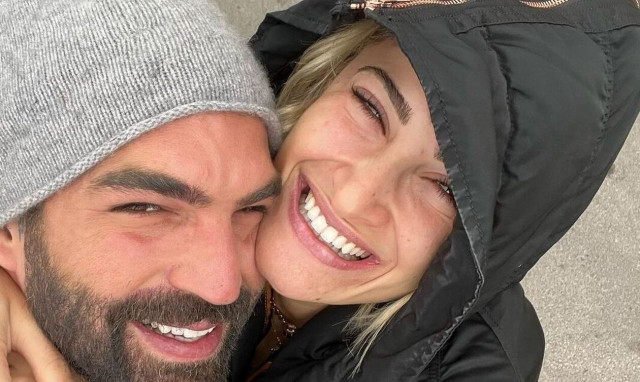 Δημήτρης Αλεξάνδρου: Έλαβε χυδαίο μήνυμα για την εγκυμονούσα Ιωάννα Τούνη 