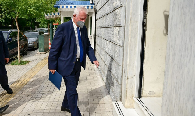 Θετικός στον κορονοϊό ο Πικραμμένος