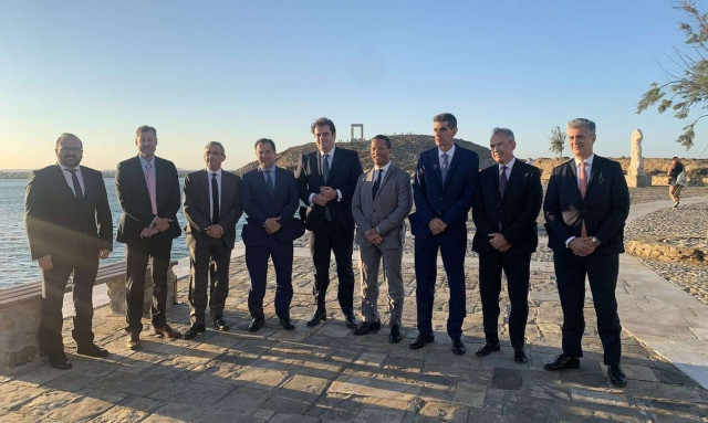 Η Νάξος γίνεται «έξυπνο νησί» - Έρχονται πακέτα με drone και τηλεϊατρική από την Amazon