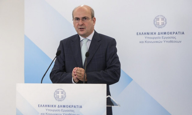 Κωστής Χατζηδάκης: 3 δουλειές, 3 αρνήσεις και διαγραφή από τα Μητρώα είναι Αστυνομία Ανέργων;