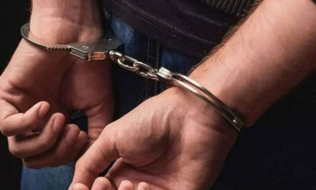 ΑΠΘ: Τους «τσάκωσαν» μετά το αλισβερίσι ναρκωτικών – Έκρυψαν σε θάμνο δέμα με χασίς