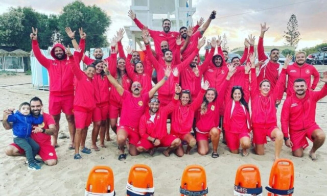 Ήρωες Χανιώτες ναυαγοσώστες: Έσωσαν 102 ανθρώπους – Κανένας πνιγμός φέτος