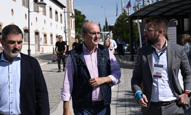 Χατζηδάκης στο Newsbomb.gr: Λύση στην εκμετάλλευση των εργαζομένων η ψηφιακή κάρτα