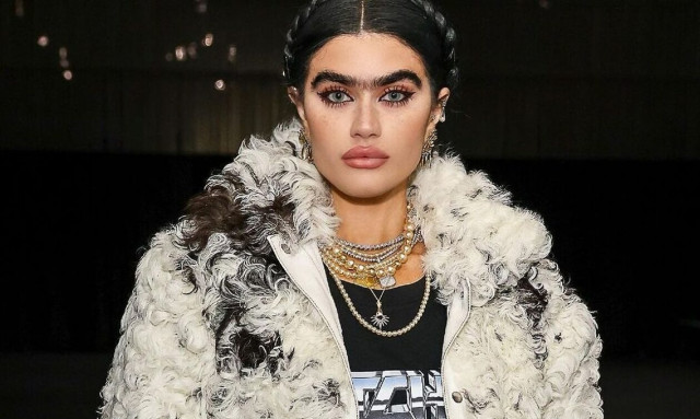 Χατζηπαντελή: «Γιατί κάποιος να είναι θυμωμένος επειδή έχω 2-3 τρίχες ανάμεσα στα μάτια;»