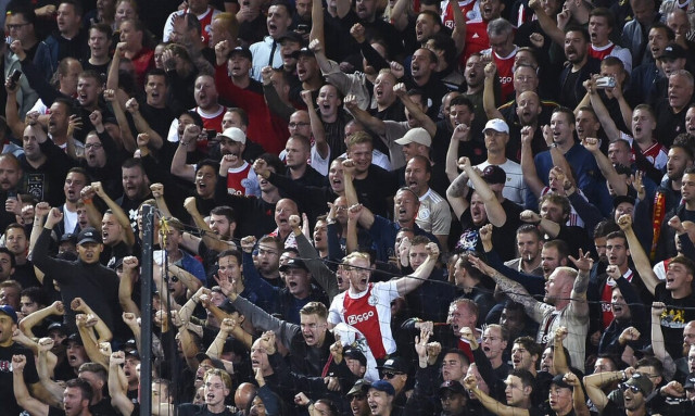 Champions League: Οπαδός του Άγιαξ μαχαιρώθηκε στη Νάπολη