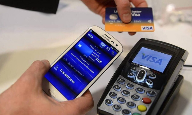 Στροφή στα ψηφιακά πορτοφόλια από τους Έλληνες καταναλωτές  - Τι δείχνουν τα στοιχεία