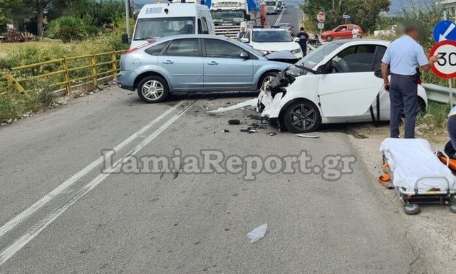 Νέο τροχαίο στη Λαμία: Μετωπική σύγκρουση οχημάτων - Ένας τραυματίας
