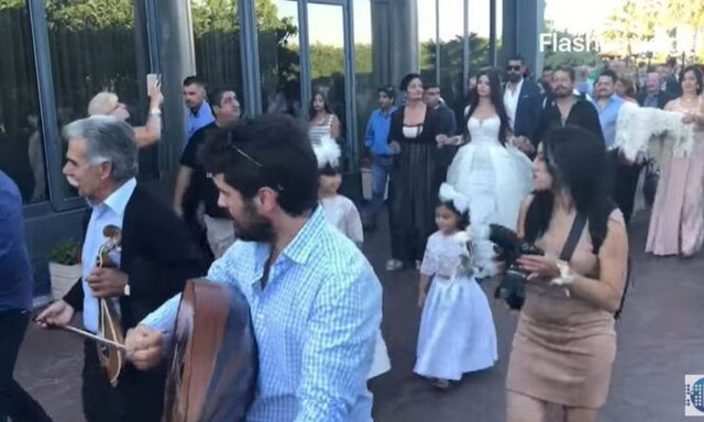 Κρήτη: Γάμος και βάφτιση με 13 νονούς και 13 κουμπάρους