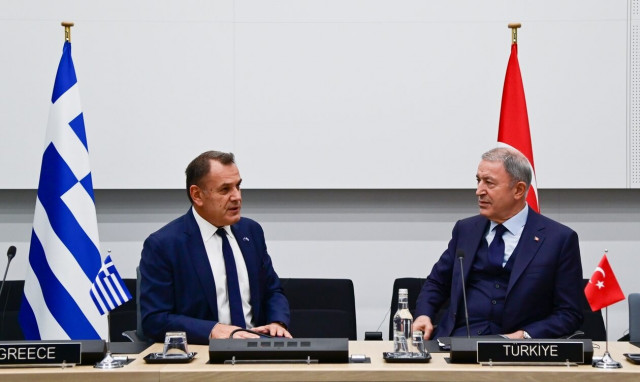 Συνάντηση Παναγιωτόπουλου-Ακάρ στη Σύνοδο του ΝΑΤΟ