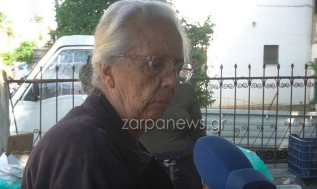 Επική ατάκα από γιαγιά σε δημοσιογράφο - «Θα σκοτωθείς με τα τακούνια»