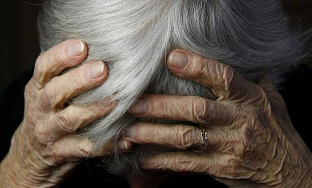 Ηλικιωμένη εκβιασμός