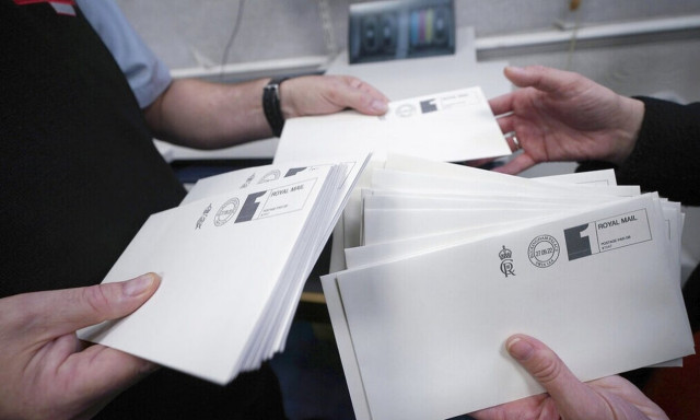 Βρετανία: Τα Βασιλικά Ταχυδρομεία καταργούν χιλιάδες θέσεις εργασίας