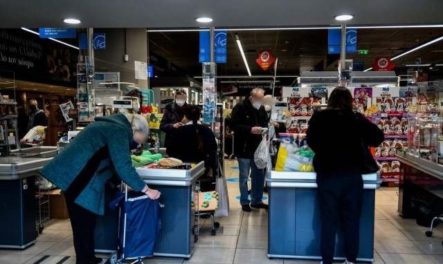 Δημοσκόπηση MRB – Δύσκολο το επόμενο δωδεκάμηνο για 1 στα 2 νοικοκυριά