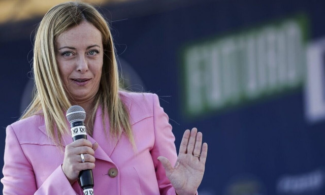 Ιταλία: «Δεν είμαι εκβιάσιμη» απαντά η Μελόνι στον Σίλβιο Μπερλουσκόνι