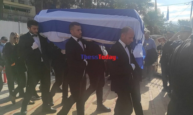 Αλ. Νικολαΐδης: Τυλιγμένος στην ελληνική σημαία στο τελευταίο αντίο