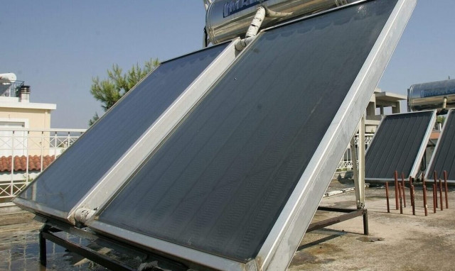 Ηλιακοί θερμοσίφωνες: Μέχρι τέλος του χρόνου οι επιδοτήσεις 1.000 ευρώ