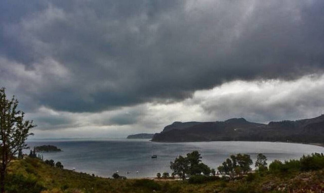 Καιρός: Βροχές και καταιγίδες - Σε ισχύ το έκτακτο δελτίο της ΕΜΥ