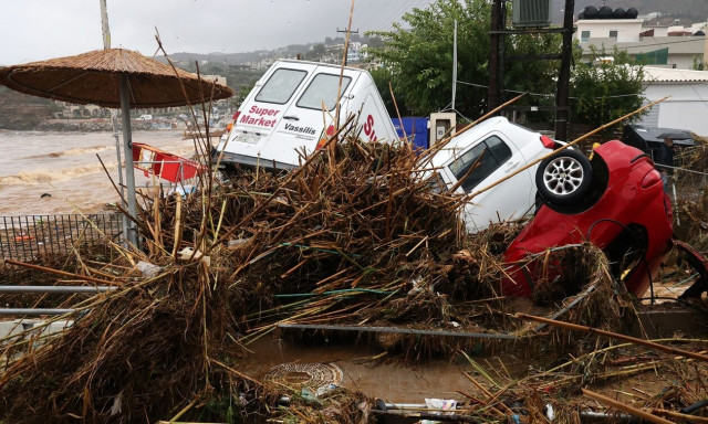 Κρήτη: Δρόμος μετατράπηκε σε χείμαρρο - Συγκλονιστικό βίντεο