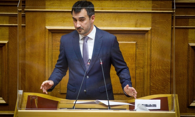 Χαρίτσης: Η κοινωνία υφίσταται αφαίμαξη από την πολιτική Μητσοτάκη