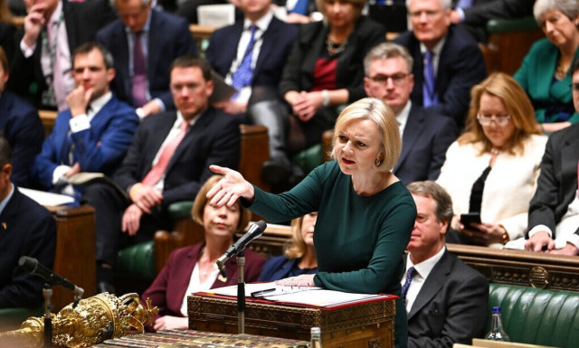 Βρετανός ΥΠΟΙΚ: Ίσως χρειαστεί να ληφθούν πολύ δύσκολες αποφάσεις