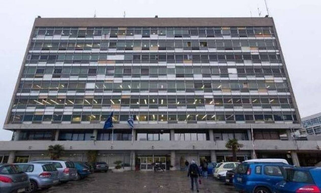 ΑΠΘ: Σοκαρισμένοι οι φοιτητές μετά την πτώση του 19χρονου – Πώς σώθηκε