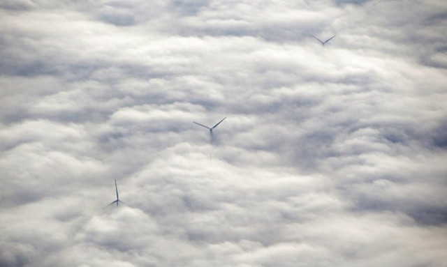 Ολλανδία: Προβλήματα στις πτήσεις λόγω ομίχλης - 2 νεκροί σε καραμπόλα