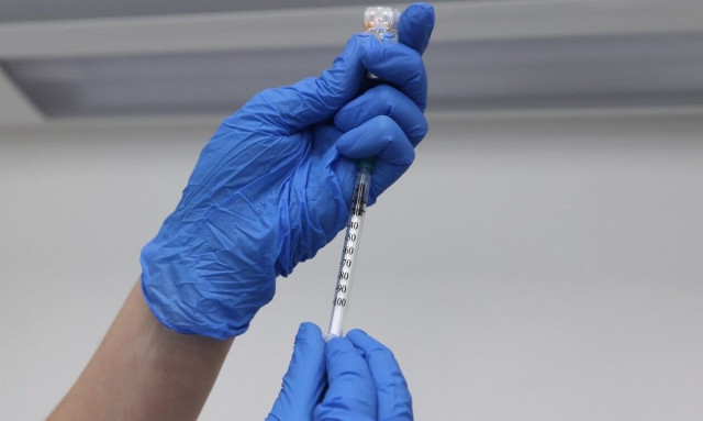 Διδύναμα εμβόλια κατά της Covid-19: Πώς μας προστατεύουν από τη νόσο