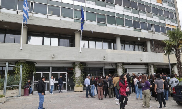 ΑΠΘ: Συγκλονίζει φοιτήτρια για την πτώση του 19χρονου από το παράθυρο