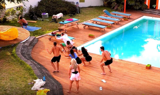 Love island: Ανατροπή στο ριάλιτι γνωριμιών - Ποιοι επιλέγουν ταίρι