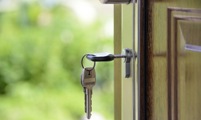 Κρήτη: Πήγε στην εν διαστάσει σύζυγό του και έσπασε δύο πόρτες