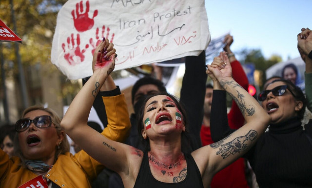 Θανάτους παιδιών και μαθητών καταγγέλλουν ακτιβιστές στο Ιράν