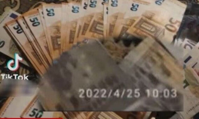 Σεπόλια: Προβληματίζουν οι φωτογραφίες της 12χρονης με χιλιάδες ευρώ