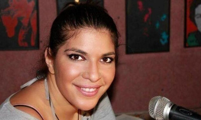 Ανδριανή Μανέττα: Η ελληνοκύπρια κειμενογράφος του Μπάκιγχαμ