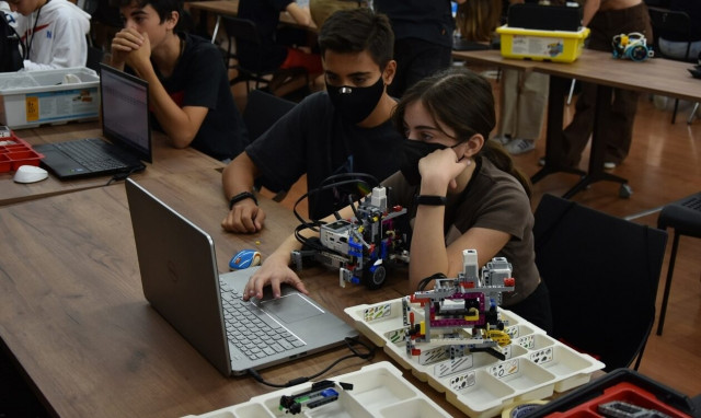 Οκτώ ελληνικές ομάδες στην Παγκόσμια Ολυμπιάδα Ρομποτικής 2022